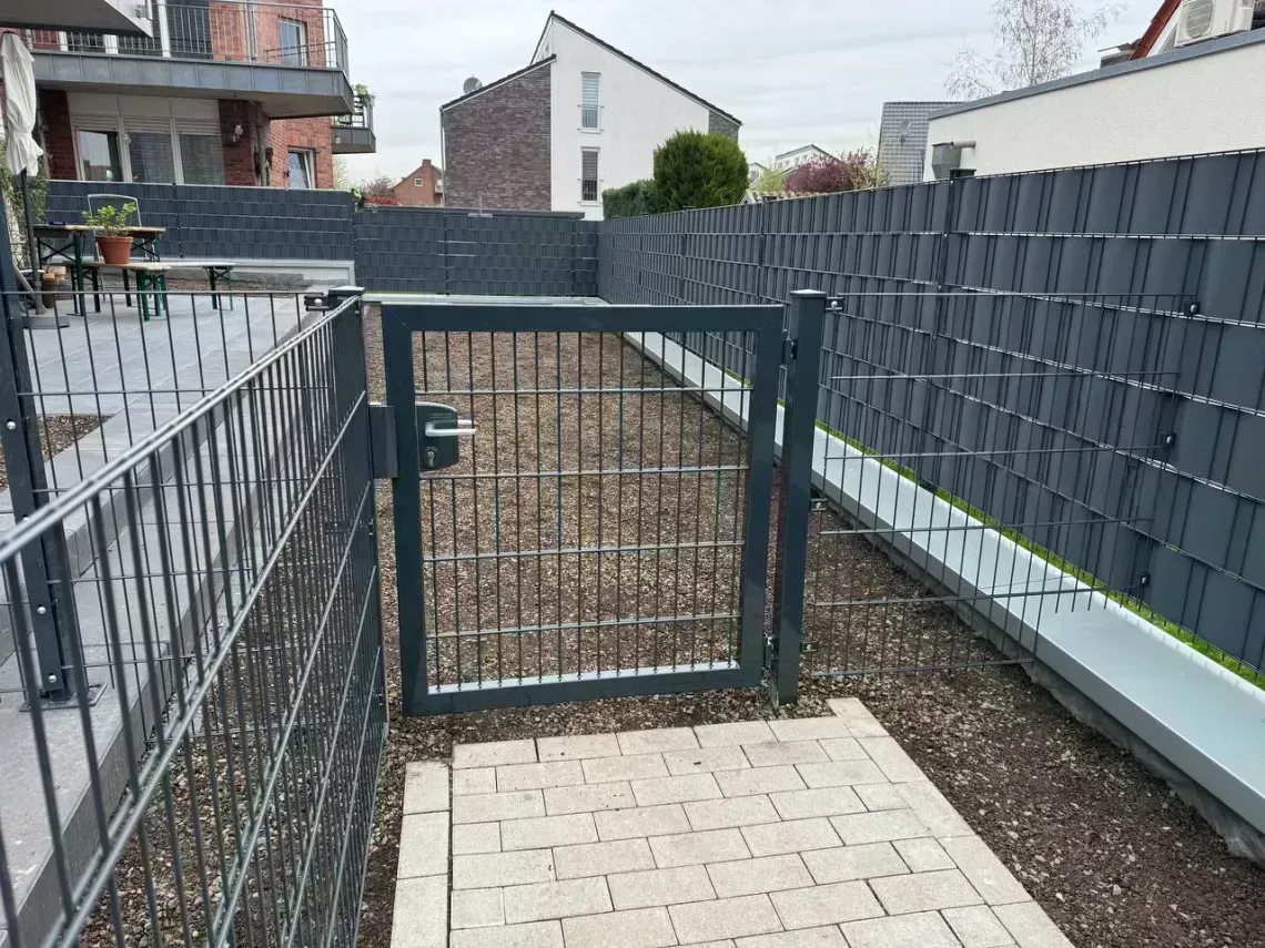 Pfostenverankerung im Beton